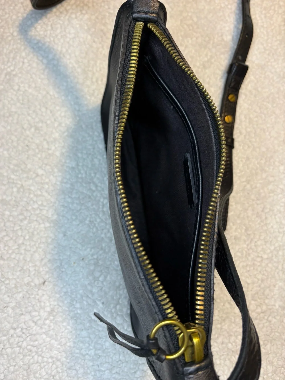 Madewell Black Leather Crossbody Bag Adjustable Strap Zip Top Purse
